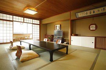 קובה Choraku Ryokan מראה חיצוני תמונה